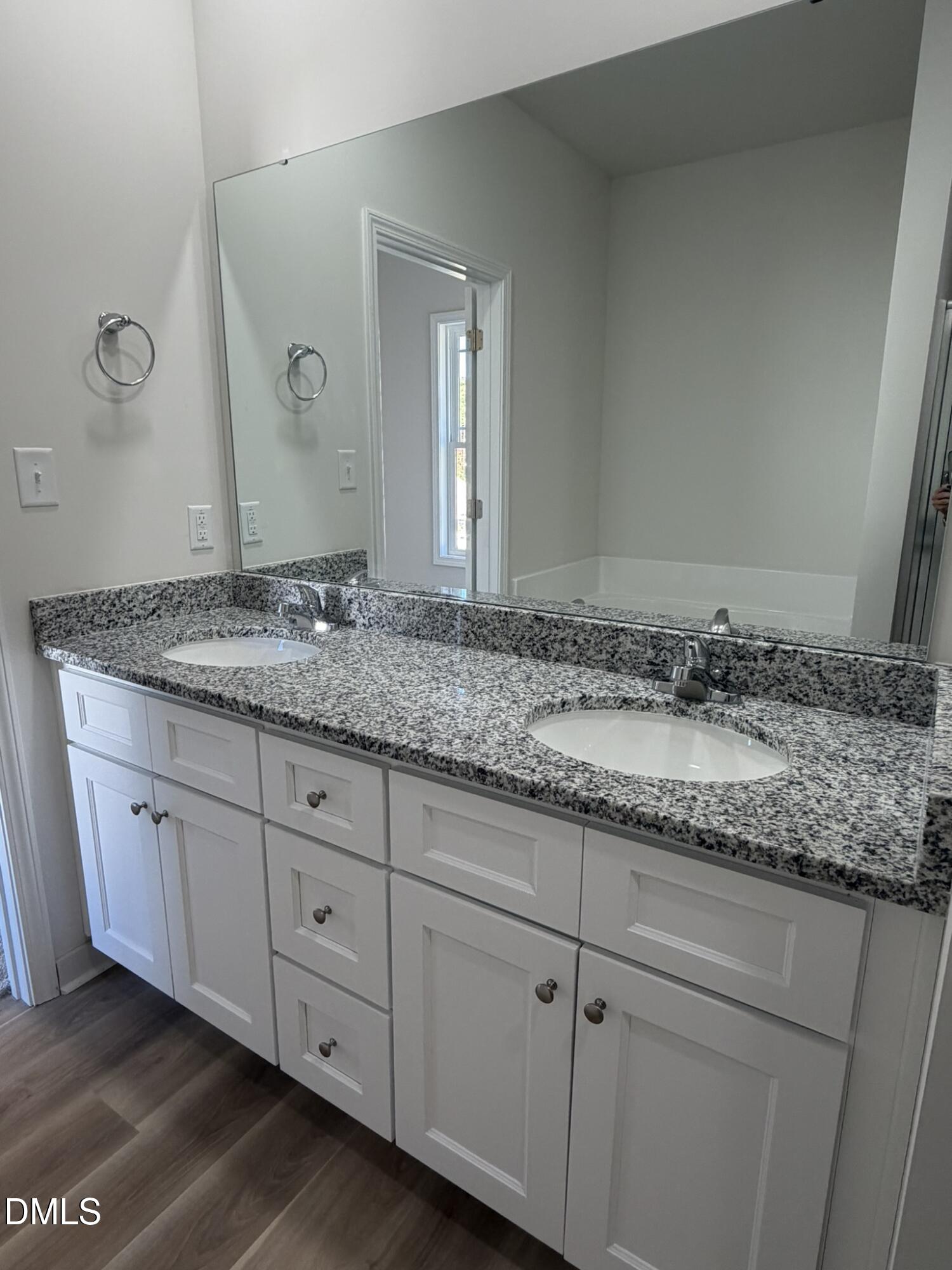 125 Seabreeze Place Property Photo 17