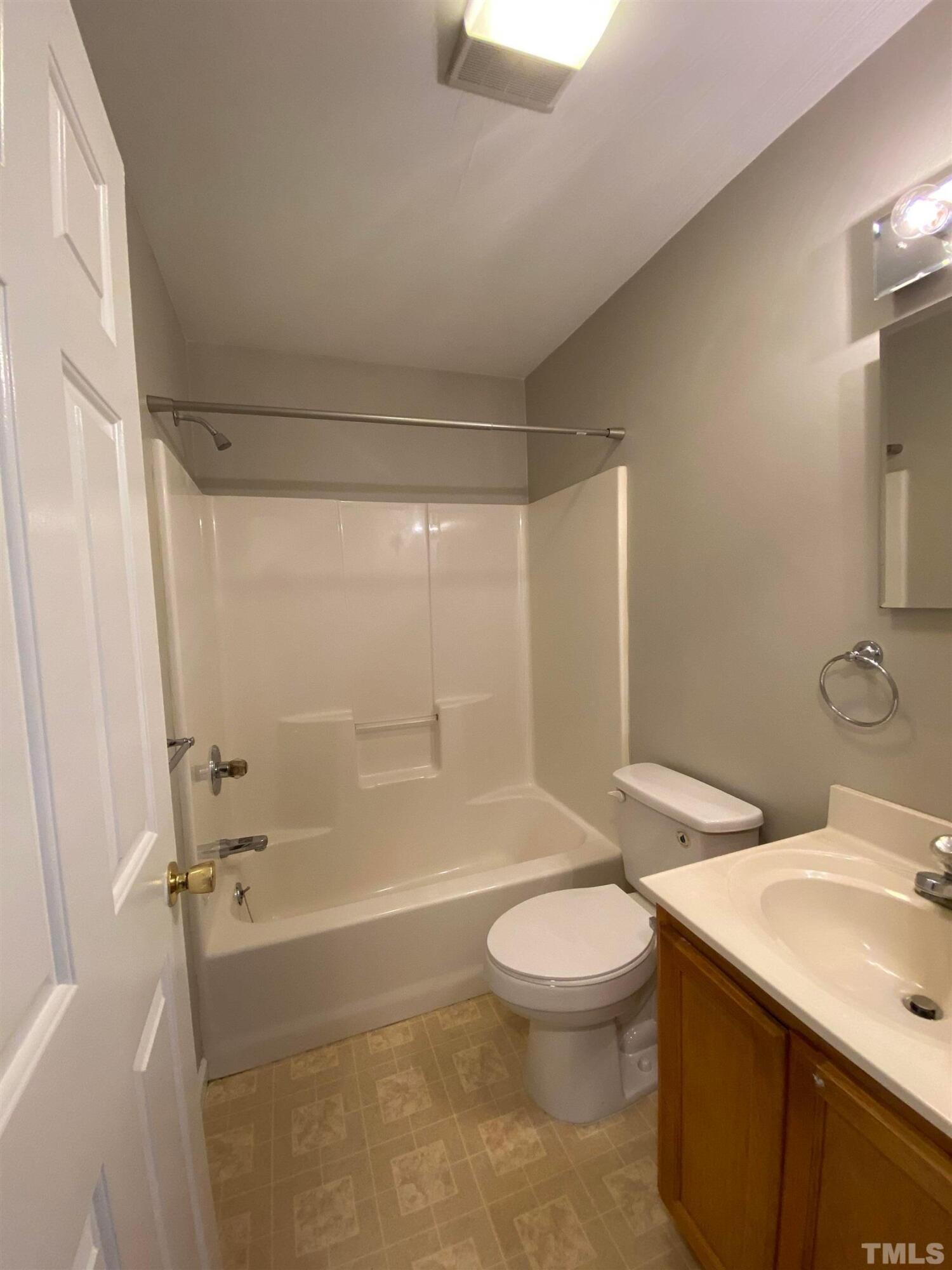 327 W Trinity Avenue Property Photo 9