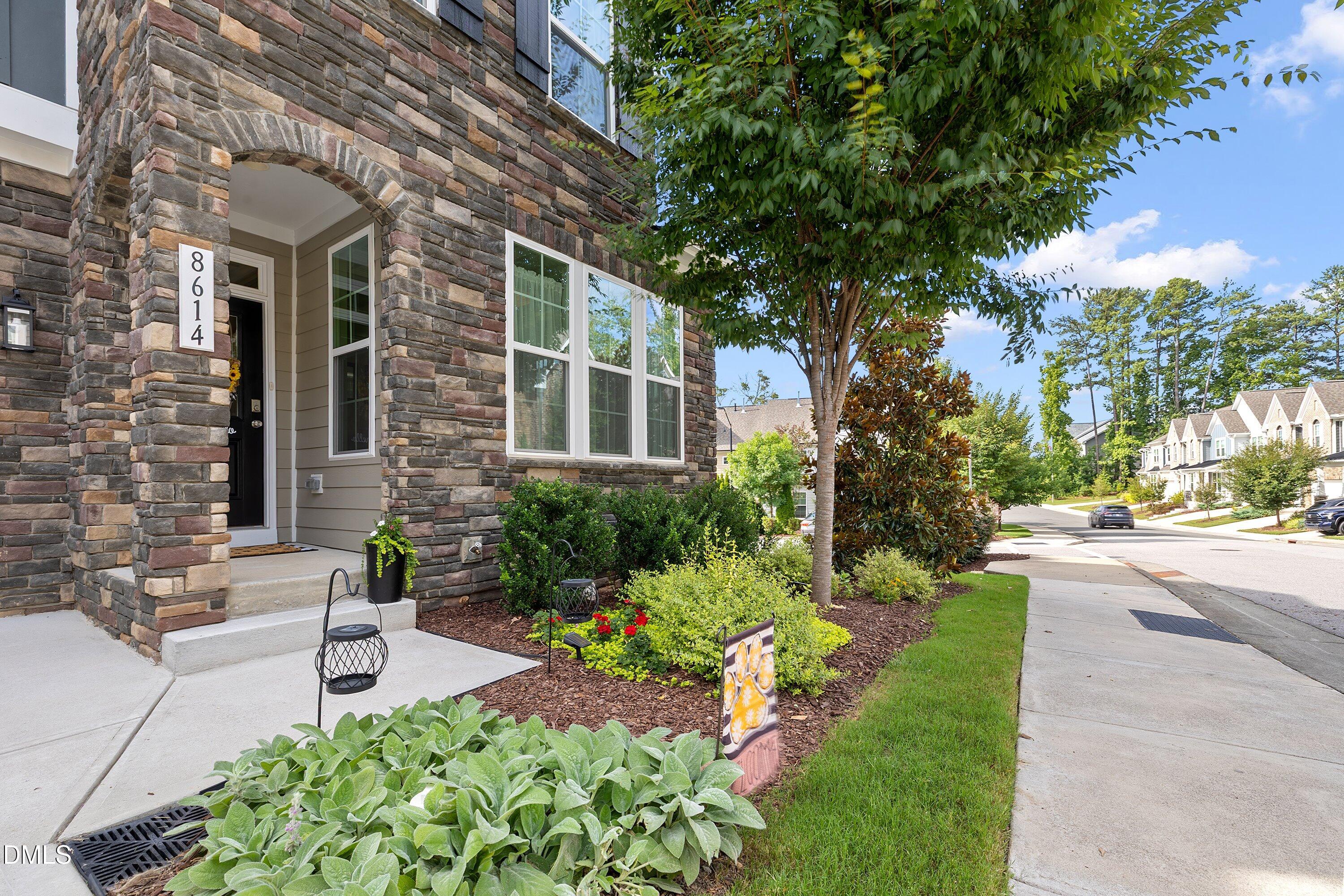 8614 Secreto Drive Property Photo 4