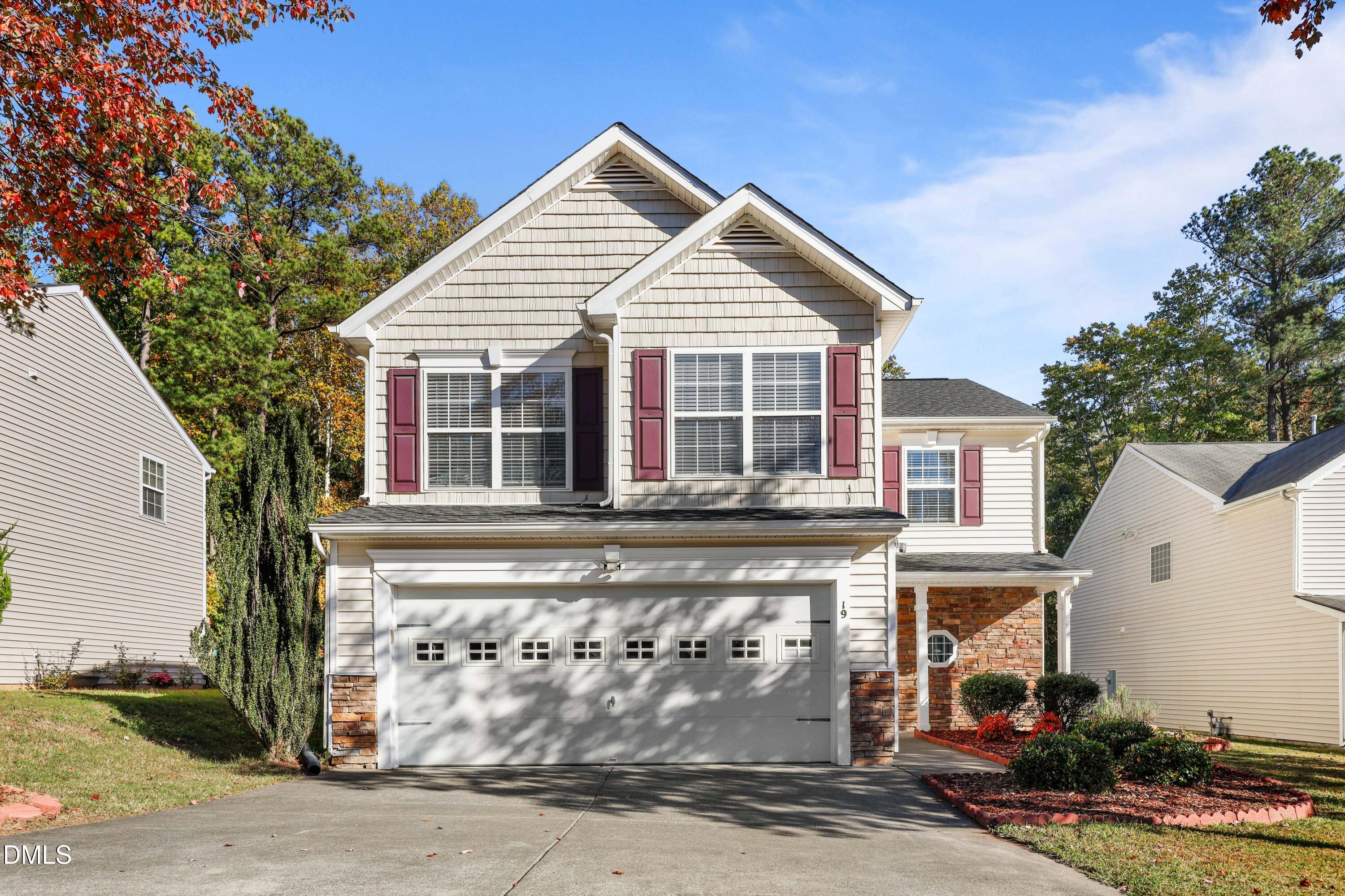 19 Redstone Court Property Photo 1