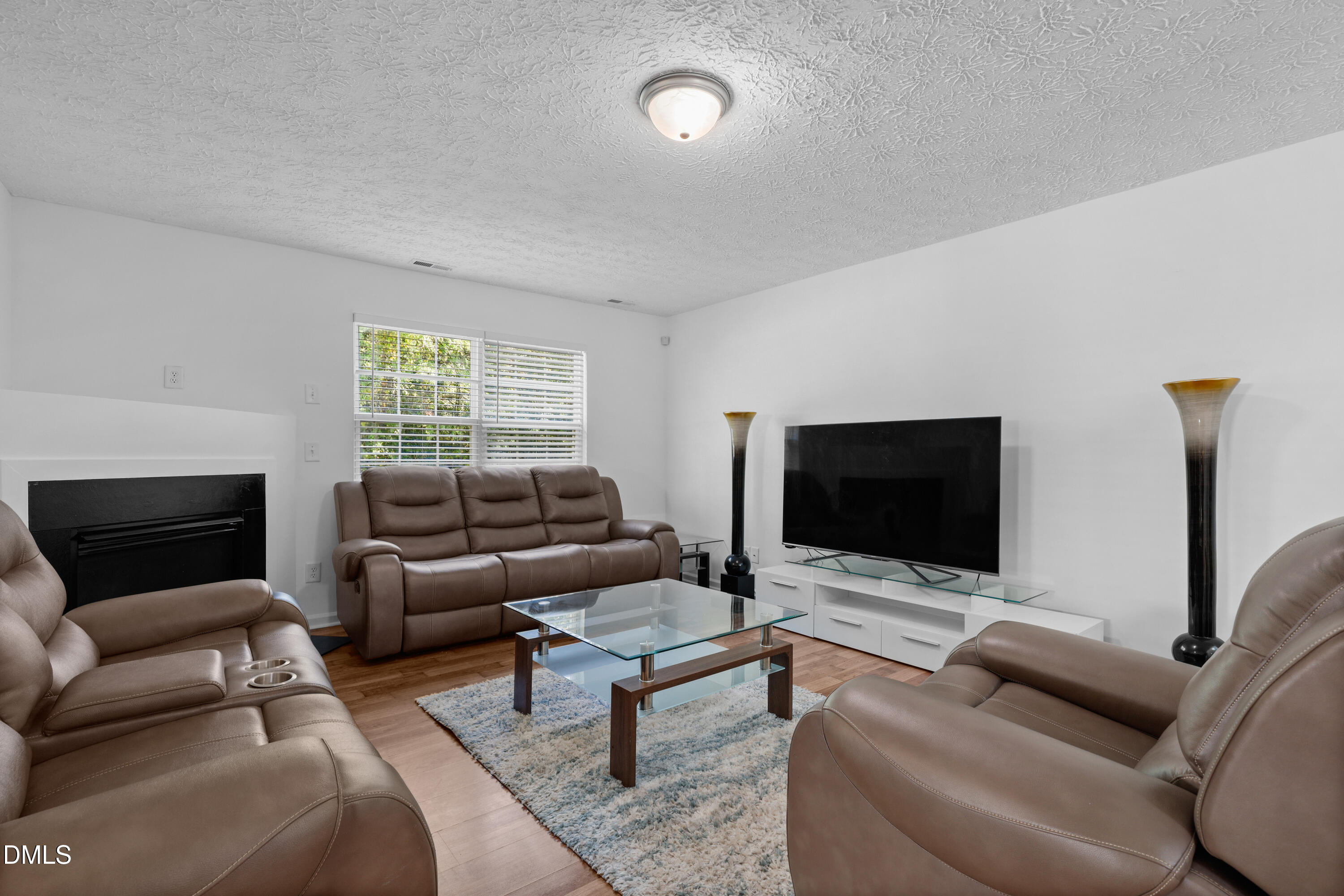 19 Redstone Court Property Photo 4