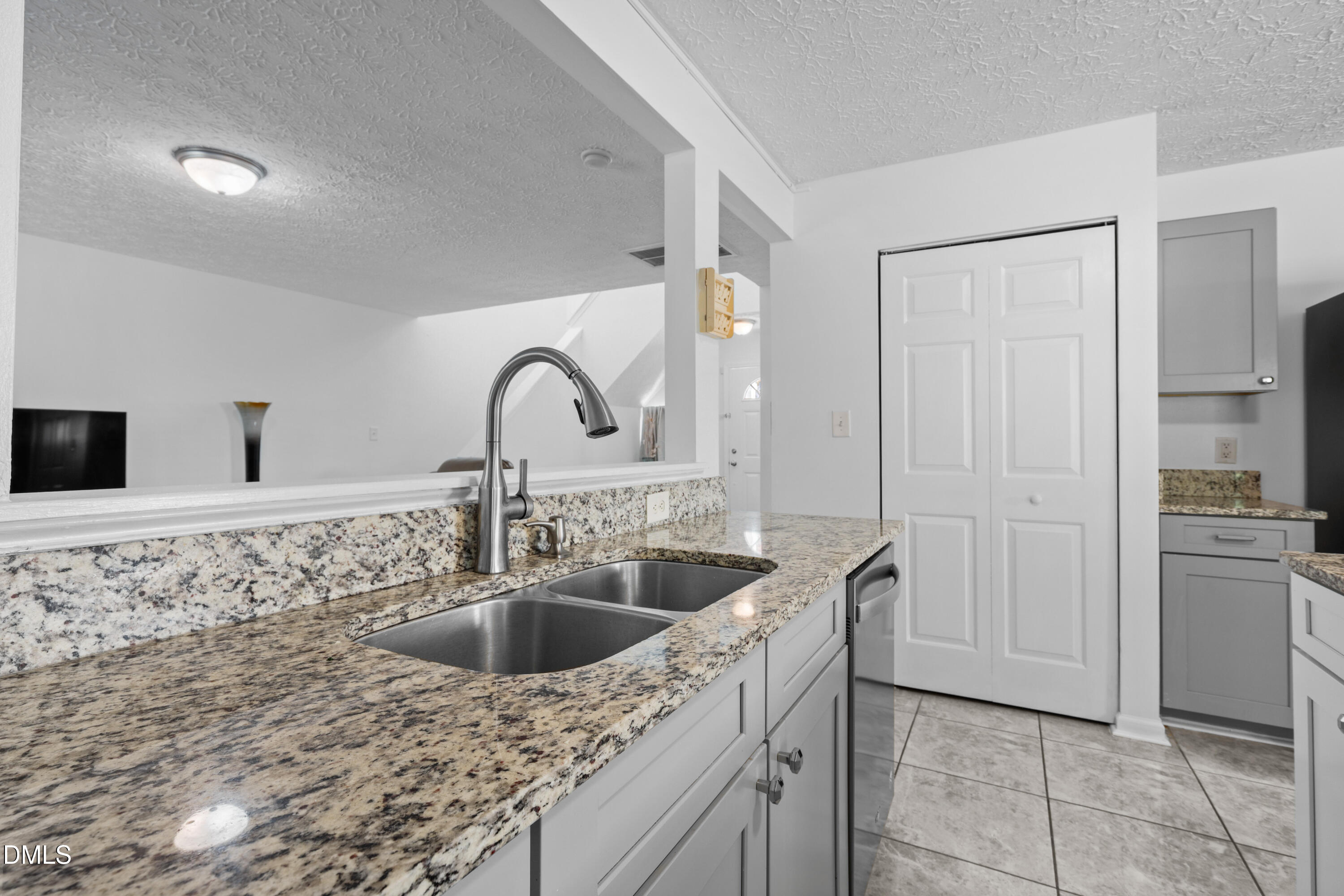 19 Redstone Court Property Photo 9