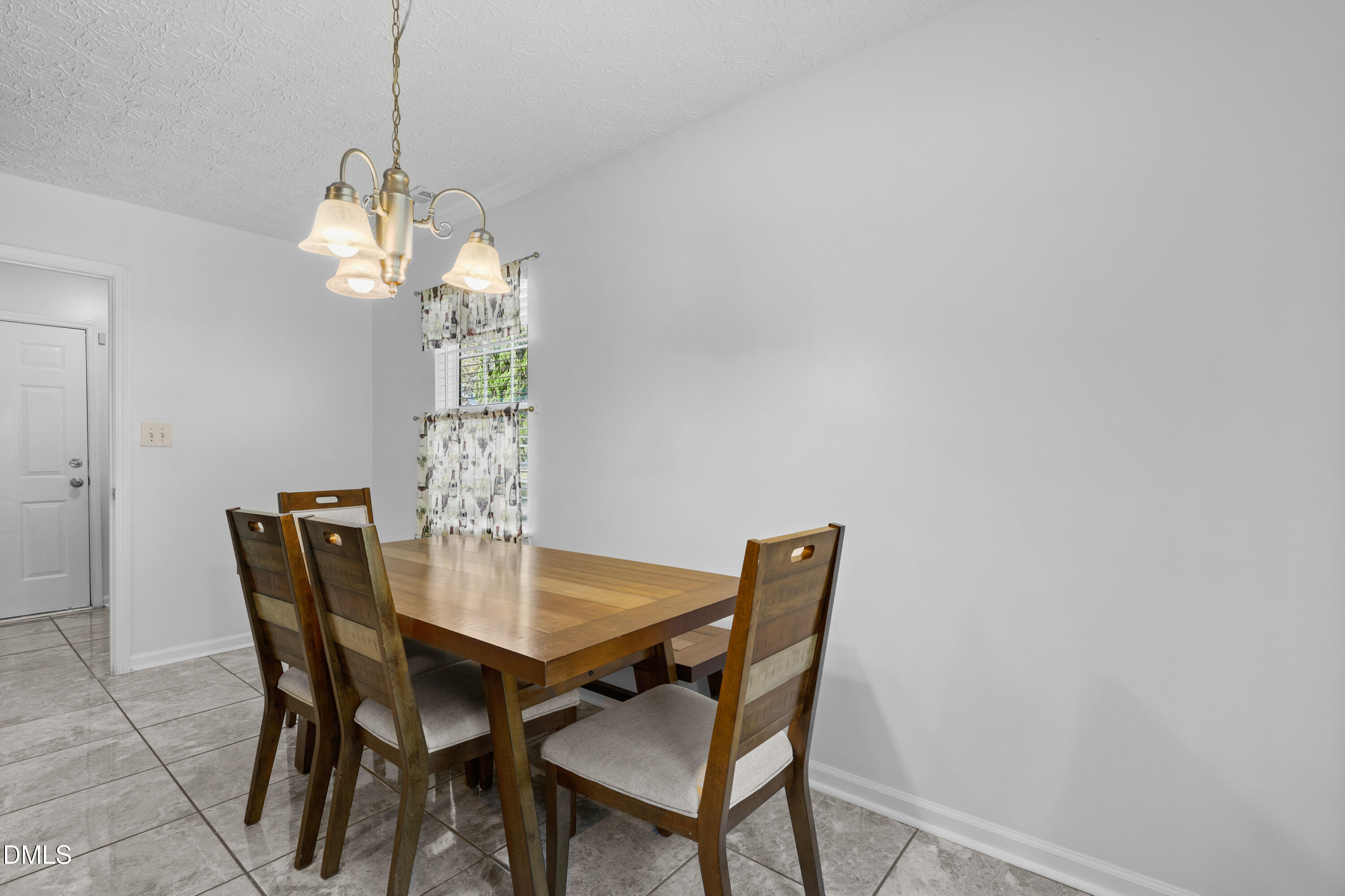 19 Redstone Court Property Photo 11