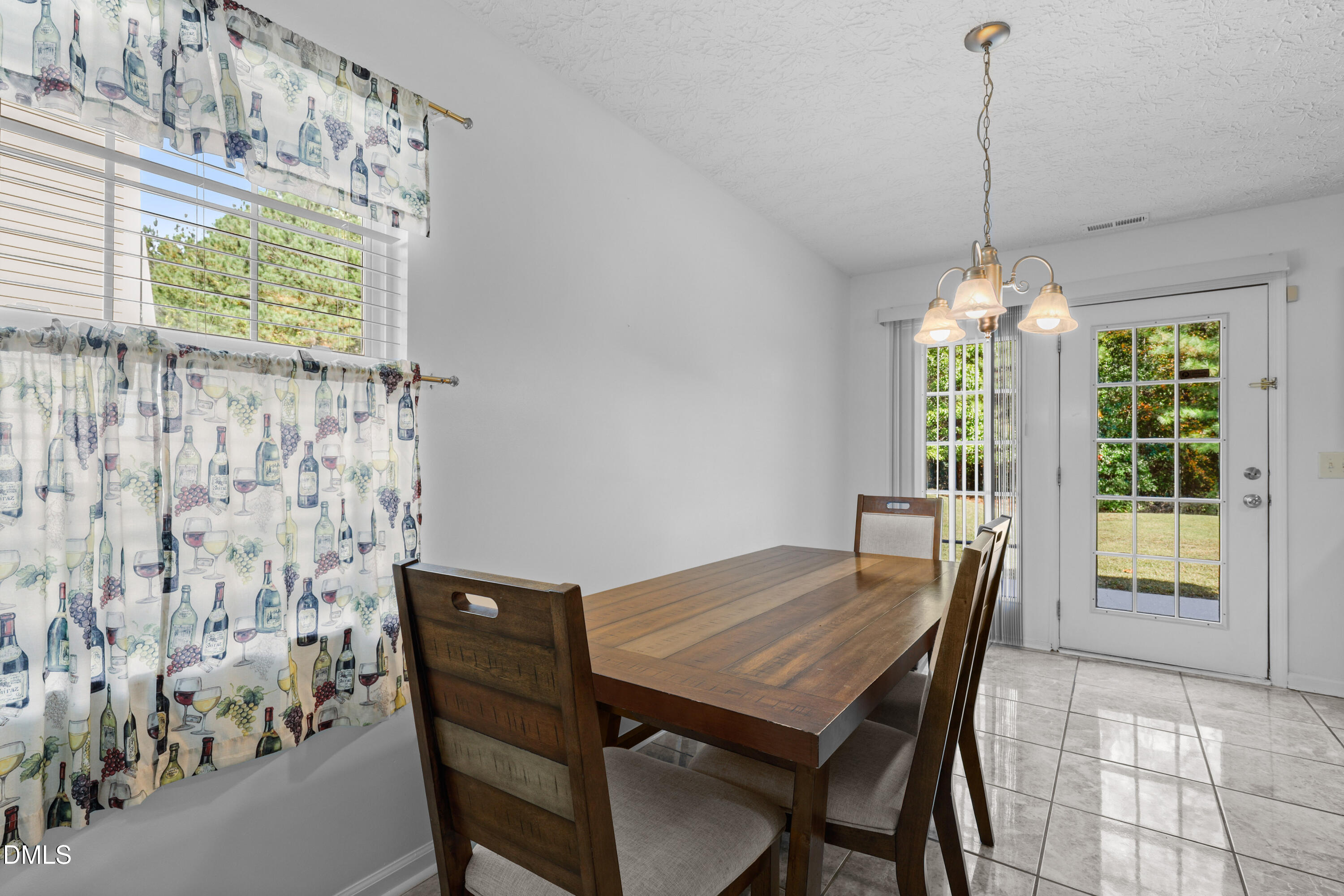 19 Redstone Court Property Photo 12