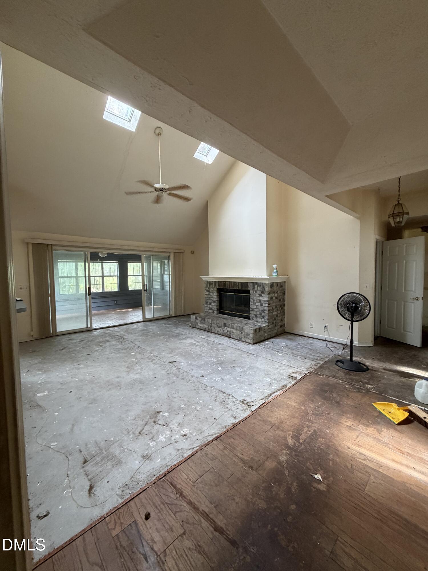 9 Gate 10 Property Photo 13