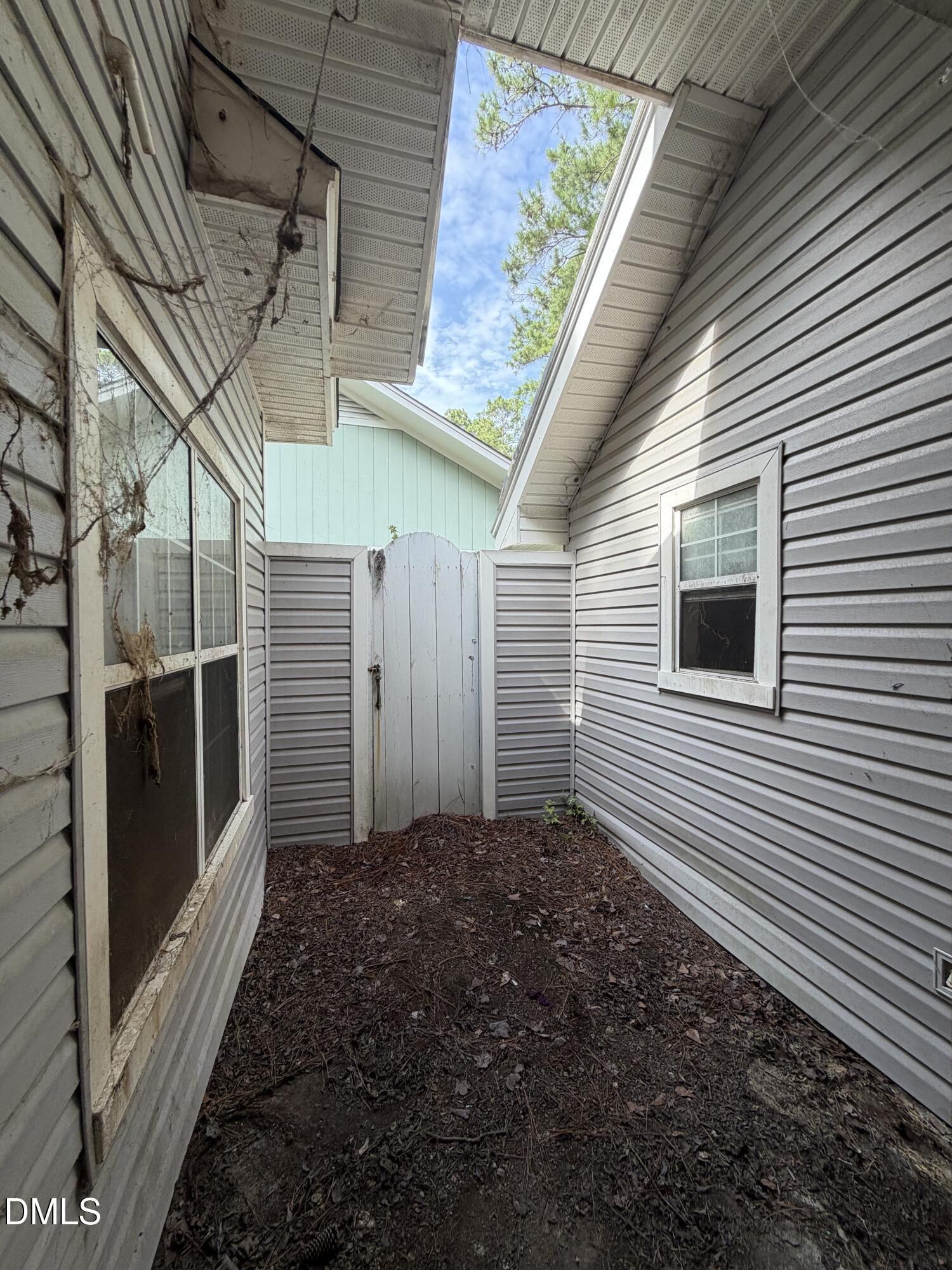 9 Gate 10 Property Photo 20