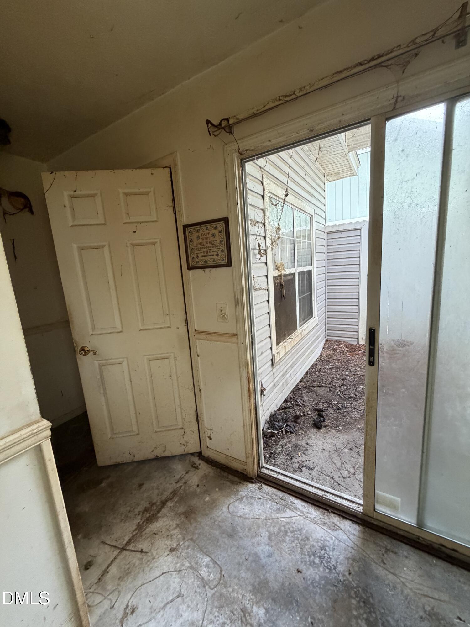 9 Gate 10 Property Photo 27