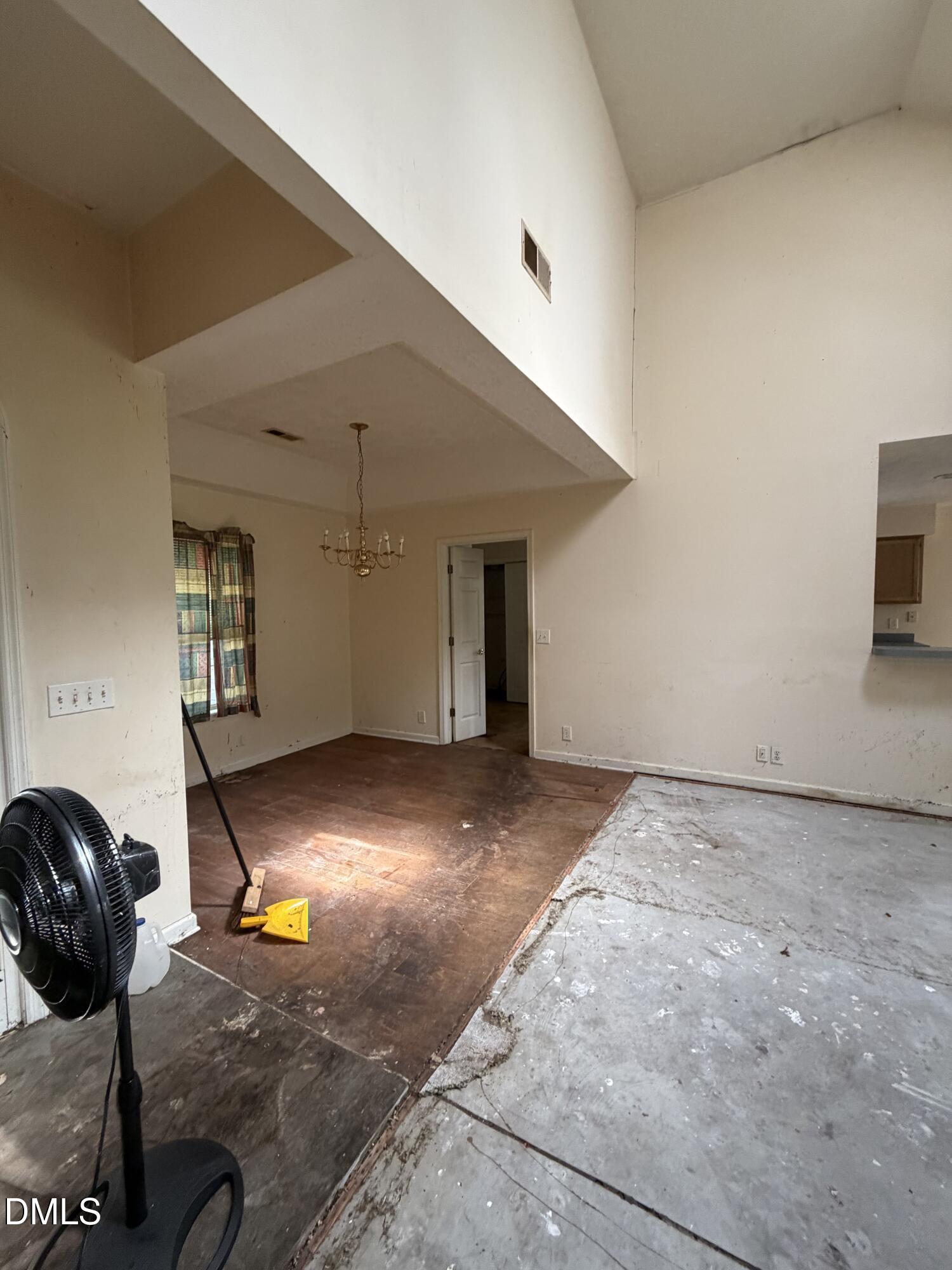 9 Gate 10 Property Photo 36