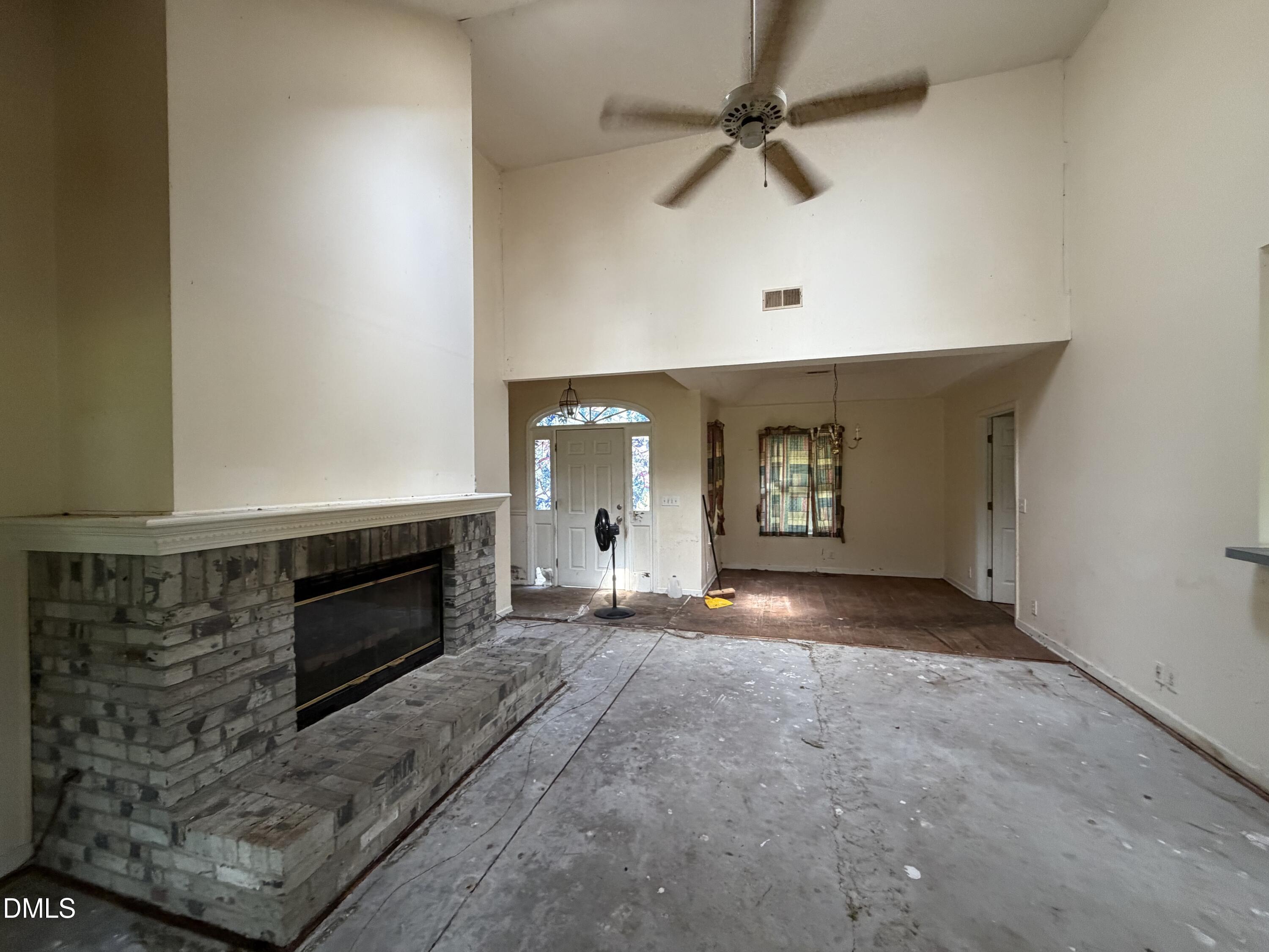9 Gate 10 Property Photo 40