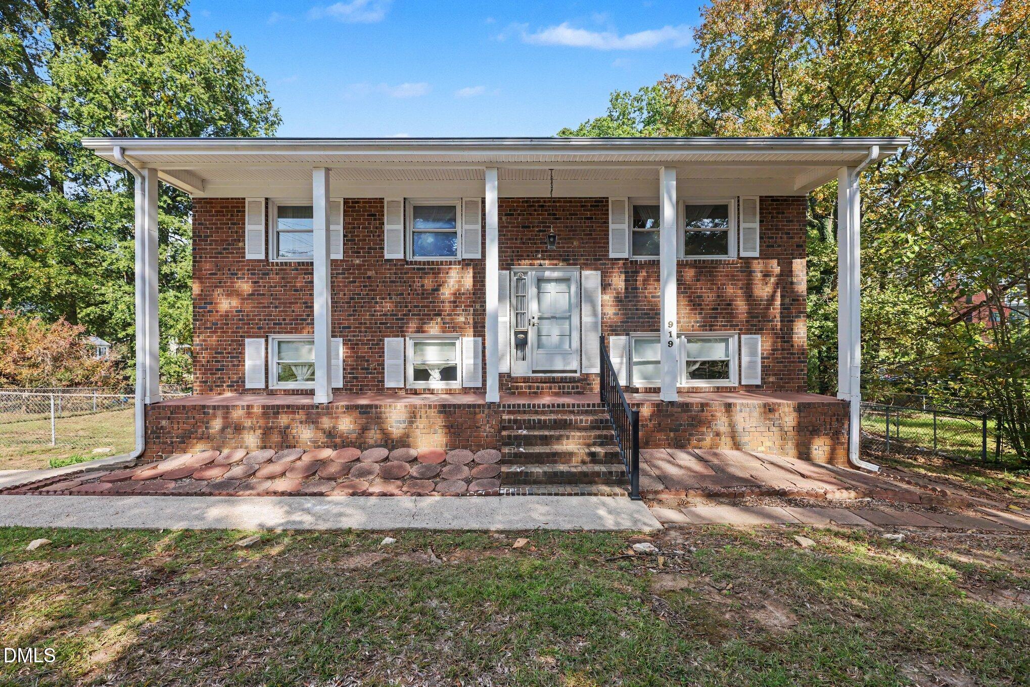 919 Devon Avenue Property Photo 1