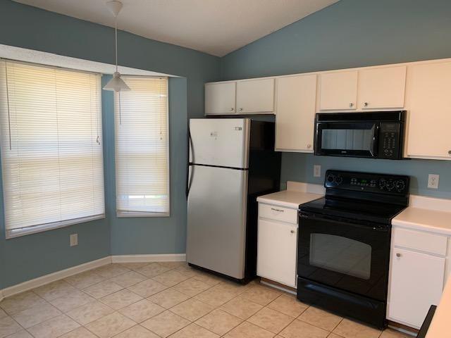 100 Holly Mountain Road Property Photo 4