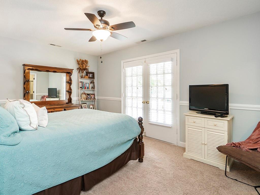 526 Johnson Avenue Property Photo 4