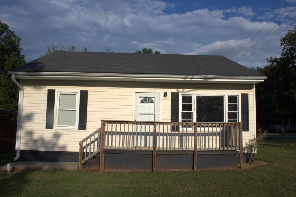 1214 Queen Ann Property Photo 1