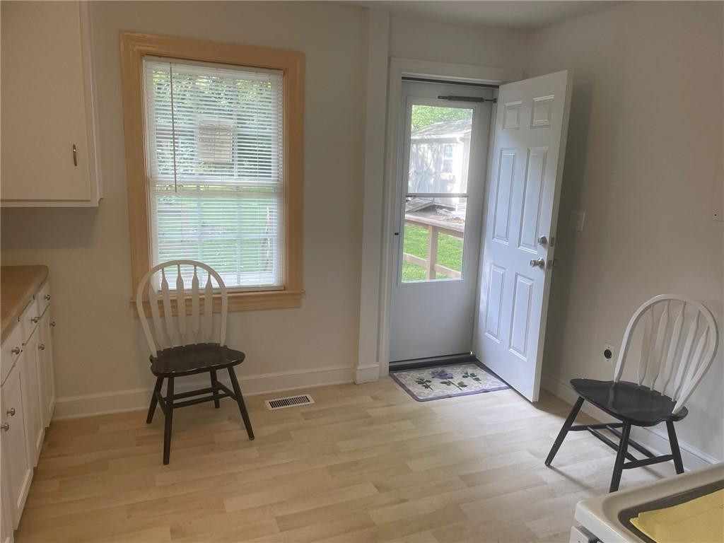 1737 Hedge Street Property Photo 5