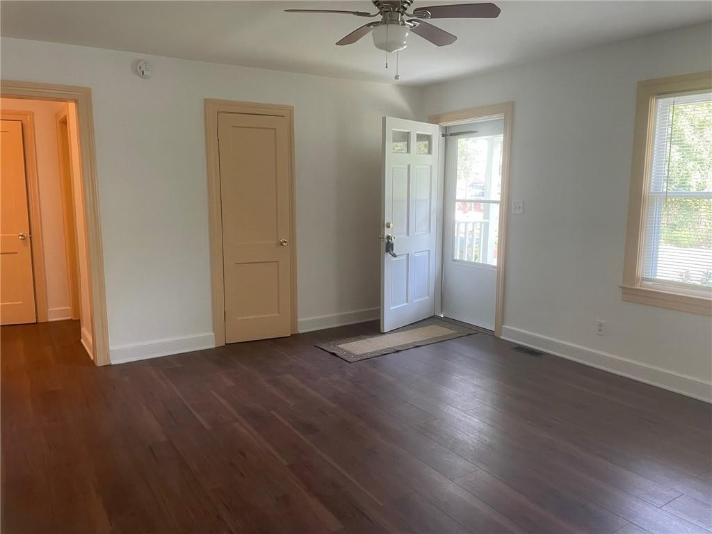 1737 Hedge Street Property Photo 7