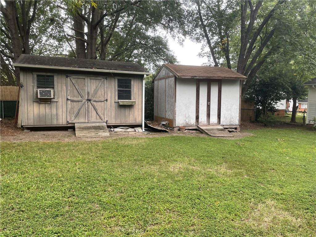 1737 Hedge Street Property Photo 16