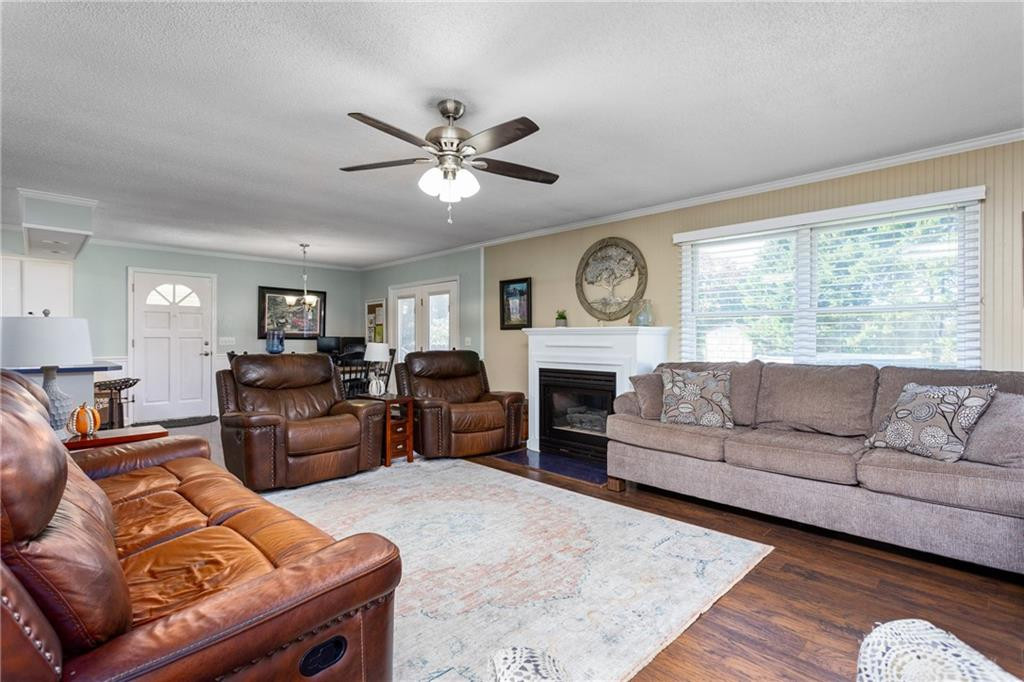 2048 Northcrest Drive Property Photo 9