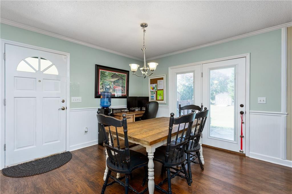 2048 Northcrest Drive Property Photo 10
