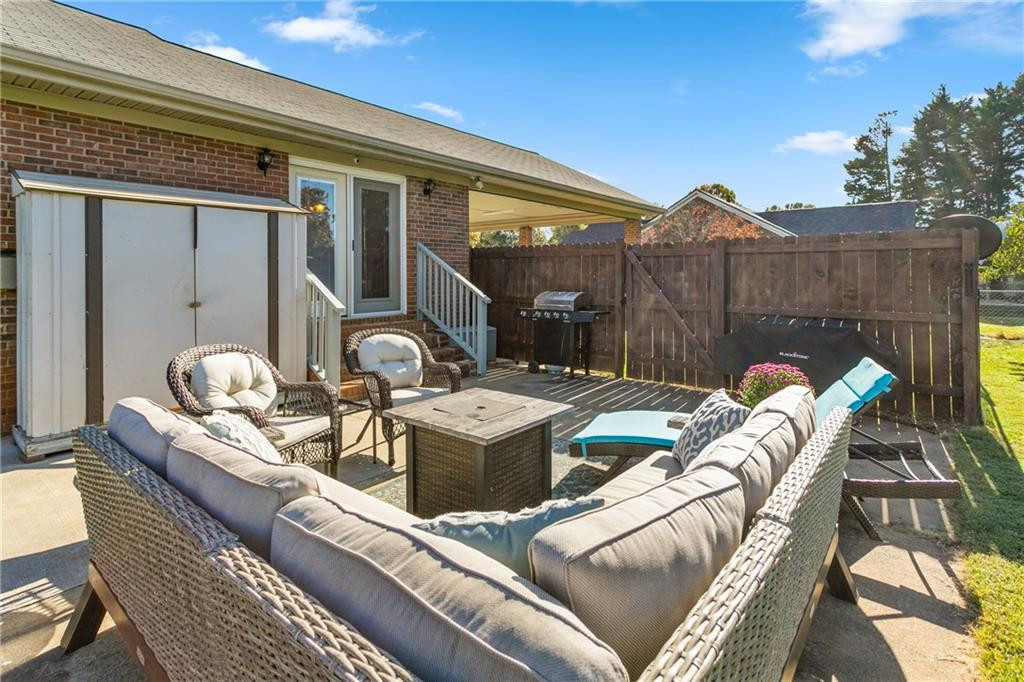 2048 Northcrest Drive Property Photo 23