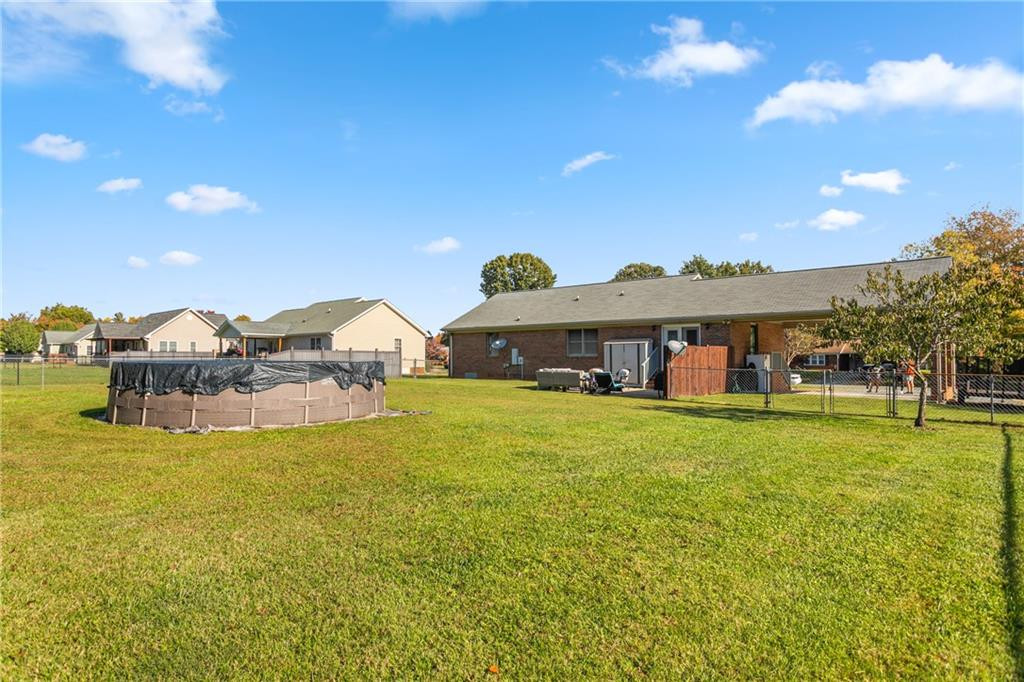 2048 Northcrest Drive Property Photo 27