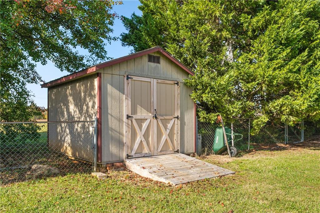 2048 Northcrest Drive Property Photo 29