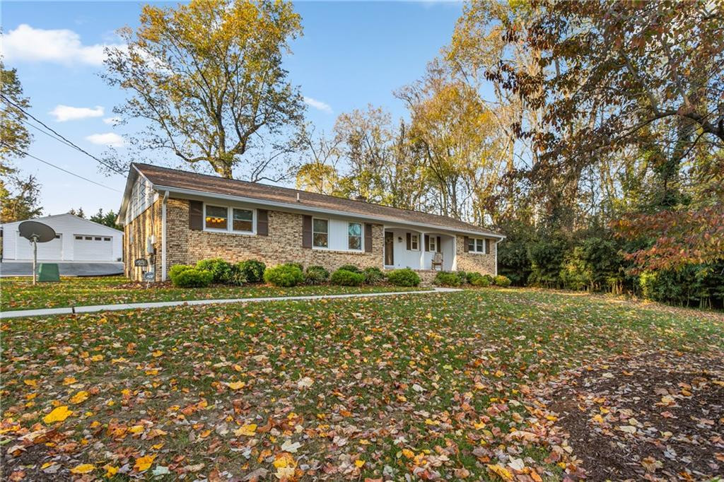 1874 Stratford Road Property Photo 1