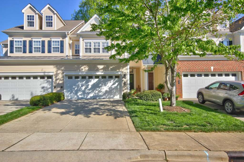 219 Towne Ridge Lane Property Photo 1