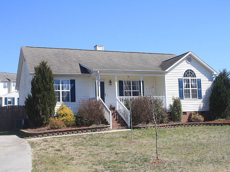 5129 Peakwood Drive Property Photo 1
