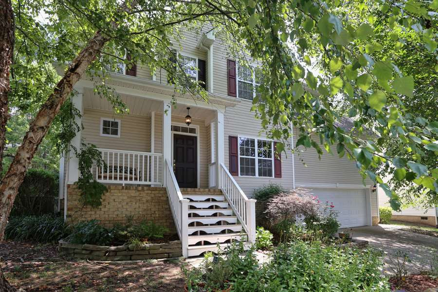1607 Royal Red Trail Property Photo 1