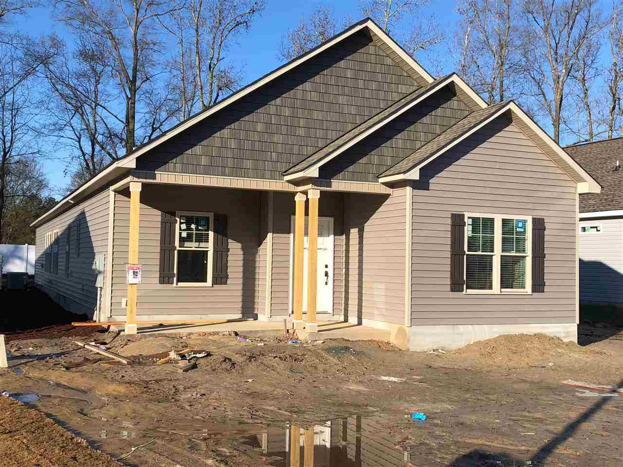 147 Bella Square Property Photo 1