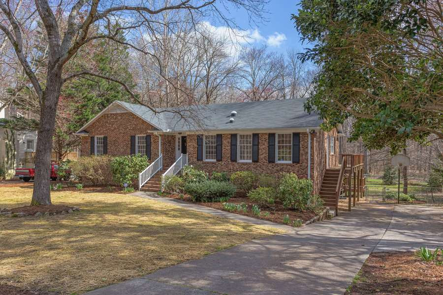 907 Emory Drive Property Photo 1