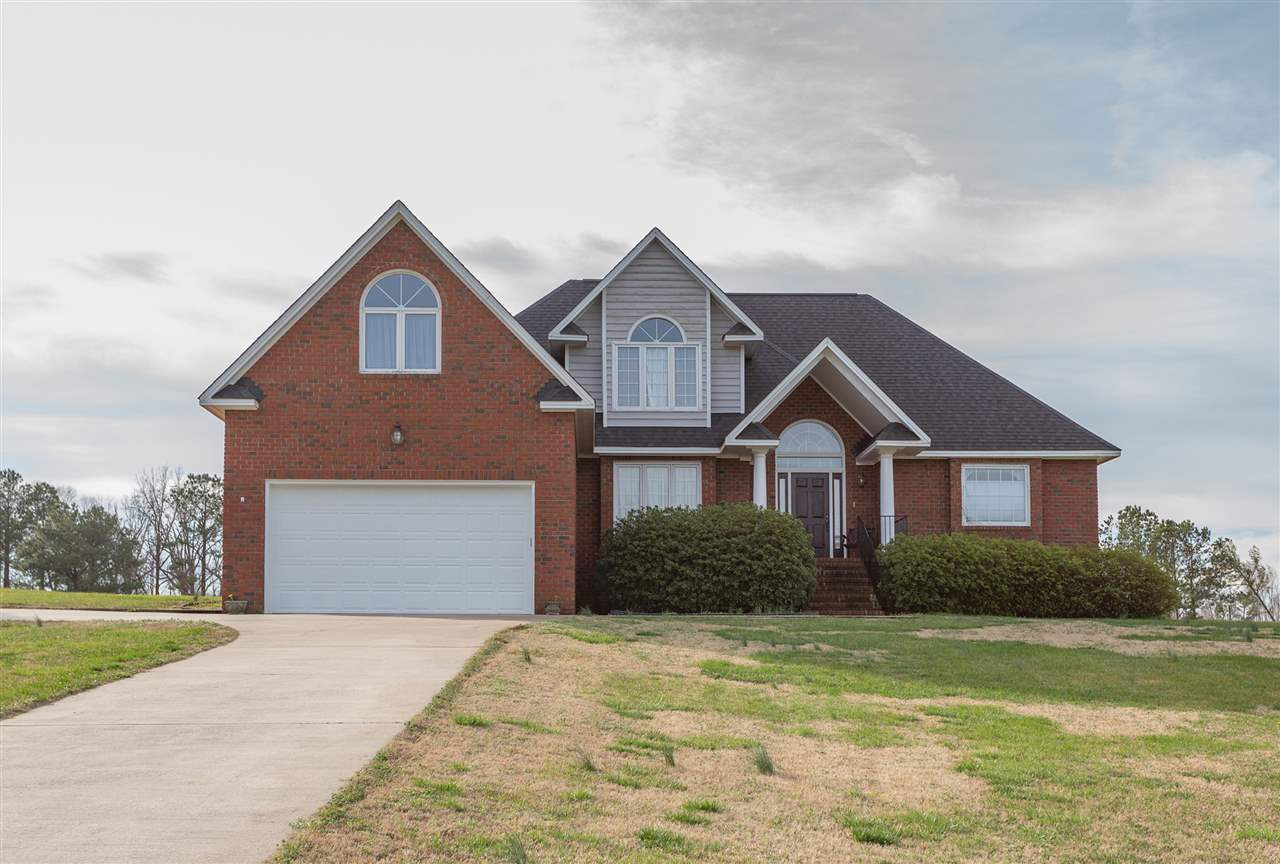 2112 Winslowe Farm Drive Property Photo 1