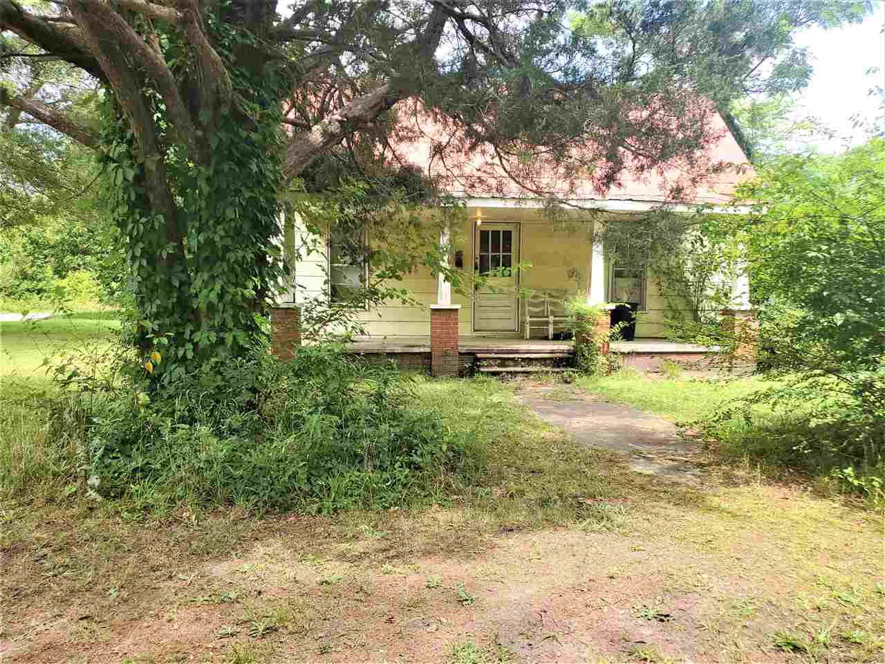 101 S Church Street Property Photo 1