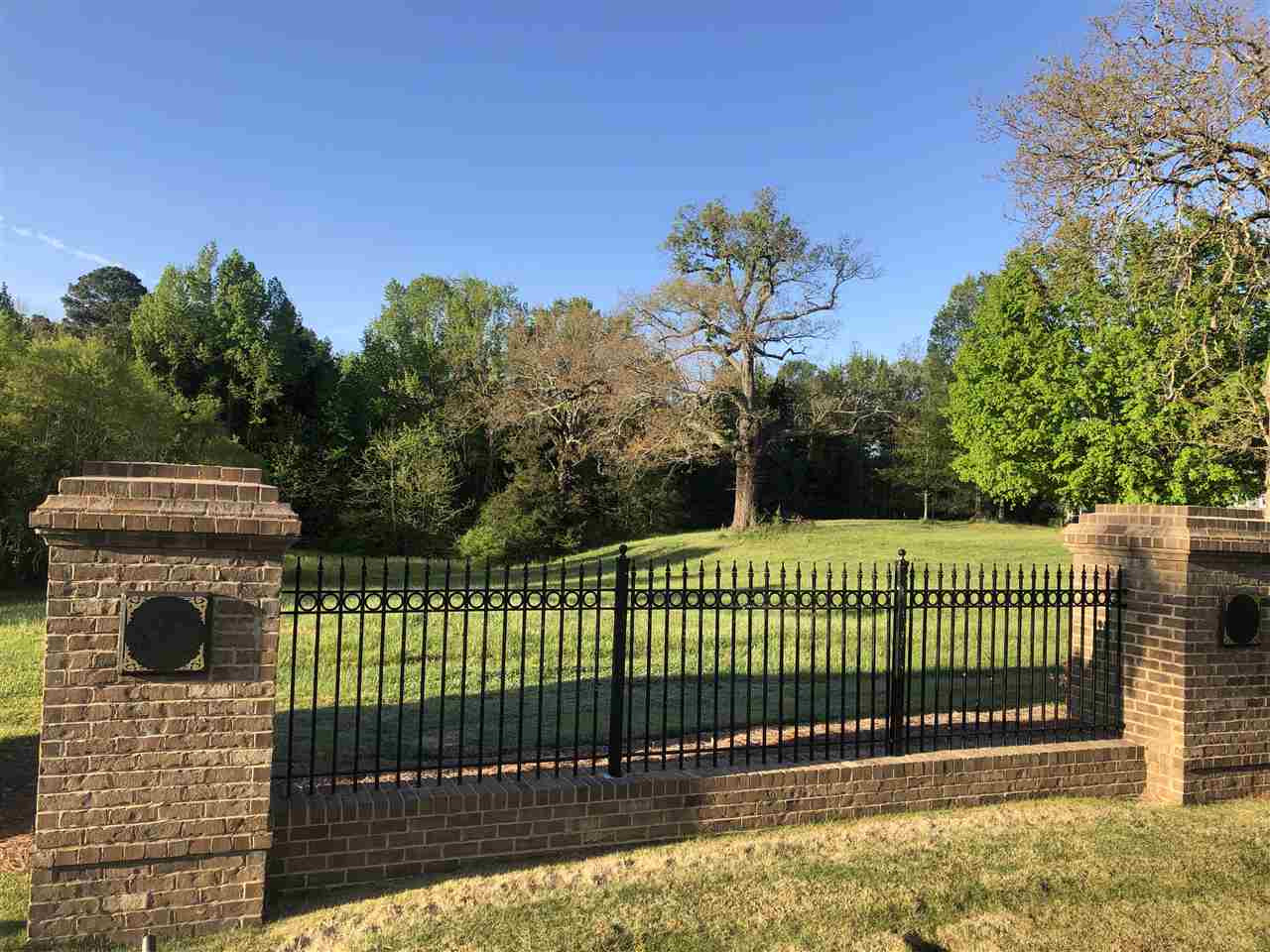 43 Laurel Knoll Drive Property Photo 1