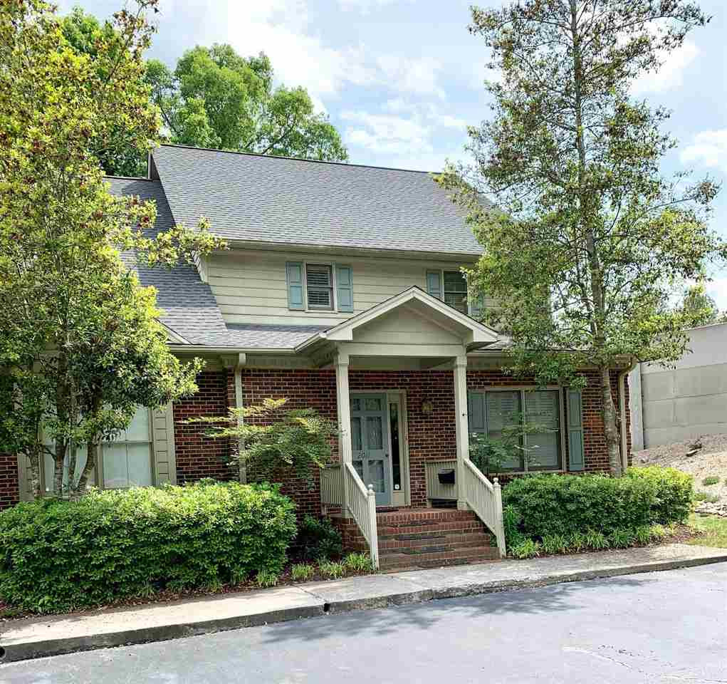 2011 Fernwood Court Property Photo 1