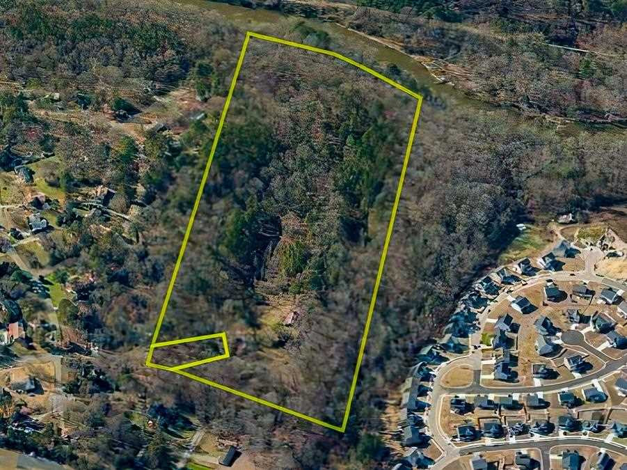 107 Colchester Drive Property Photo 2