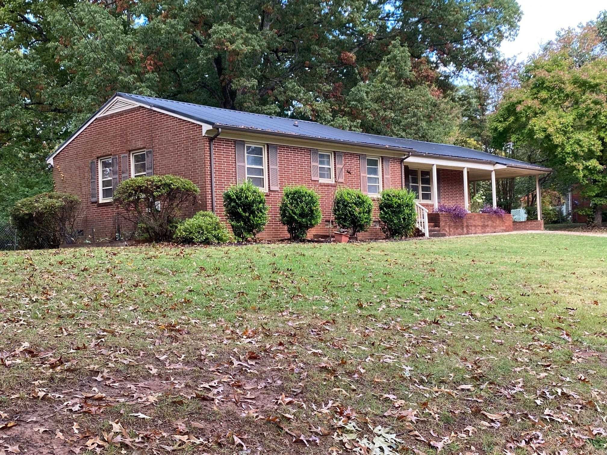 1556 Oakdale Circle Property Photo 1