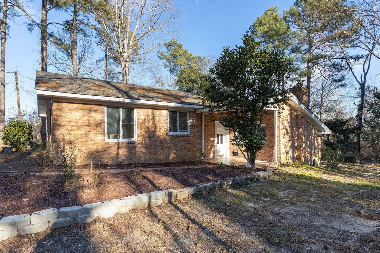 204 Laurel Circle Property Photo 1