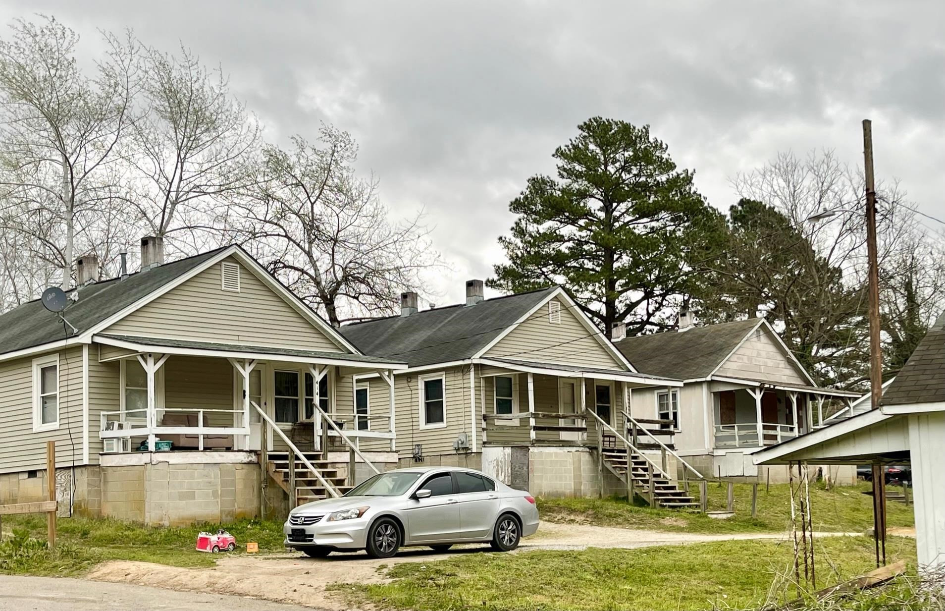 402 Spring Court Property Photo 1