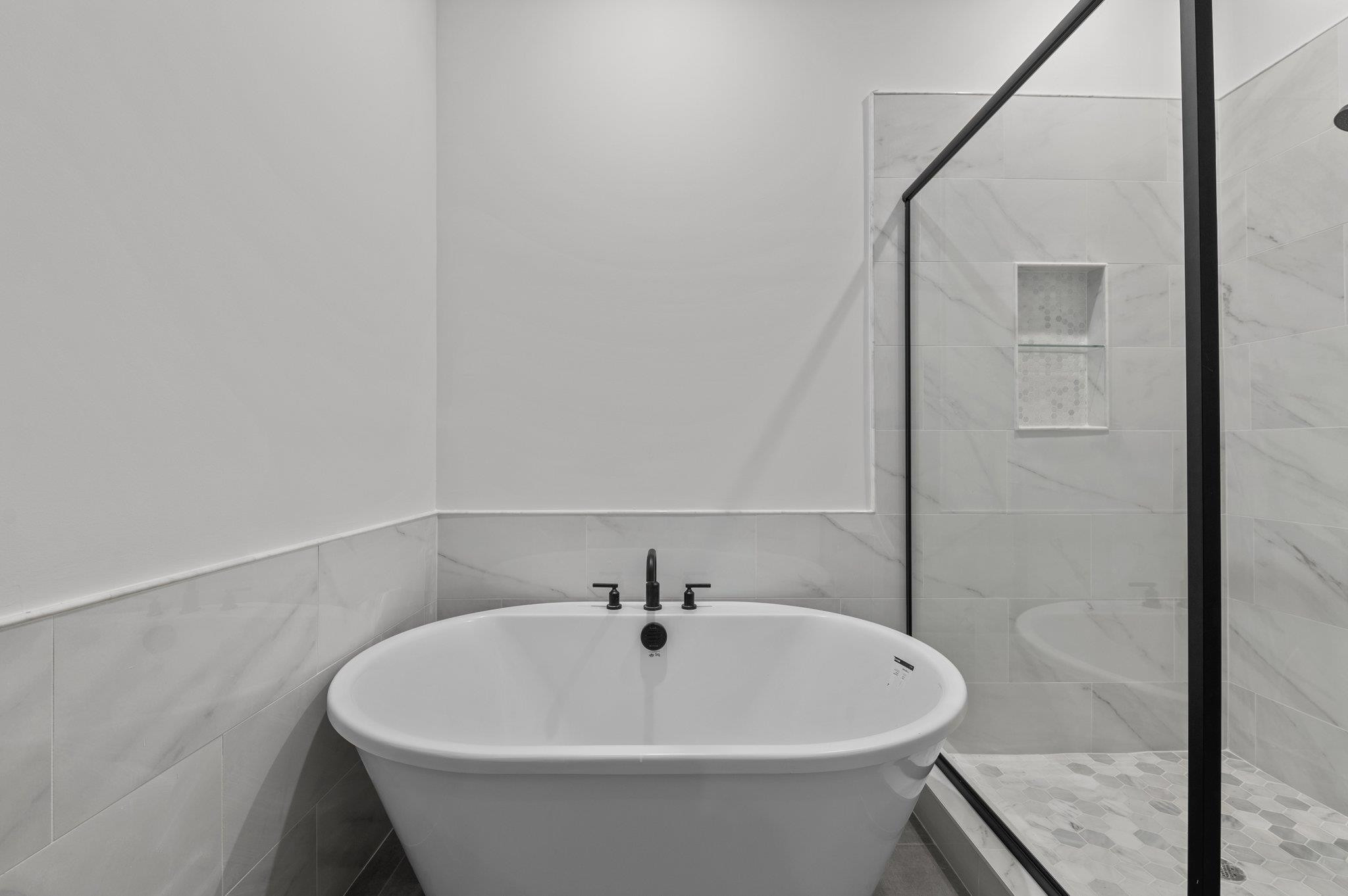 6633 Prescott Shore Drive Property Photo 8