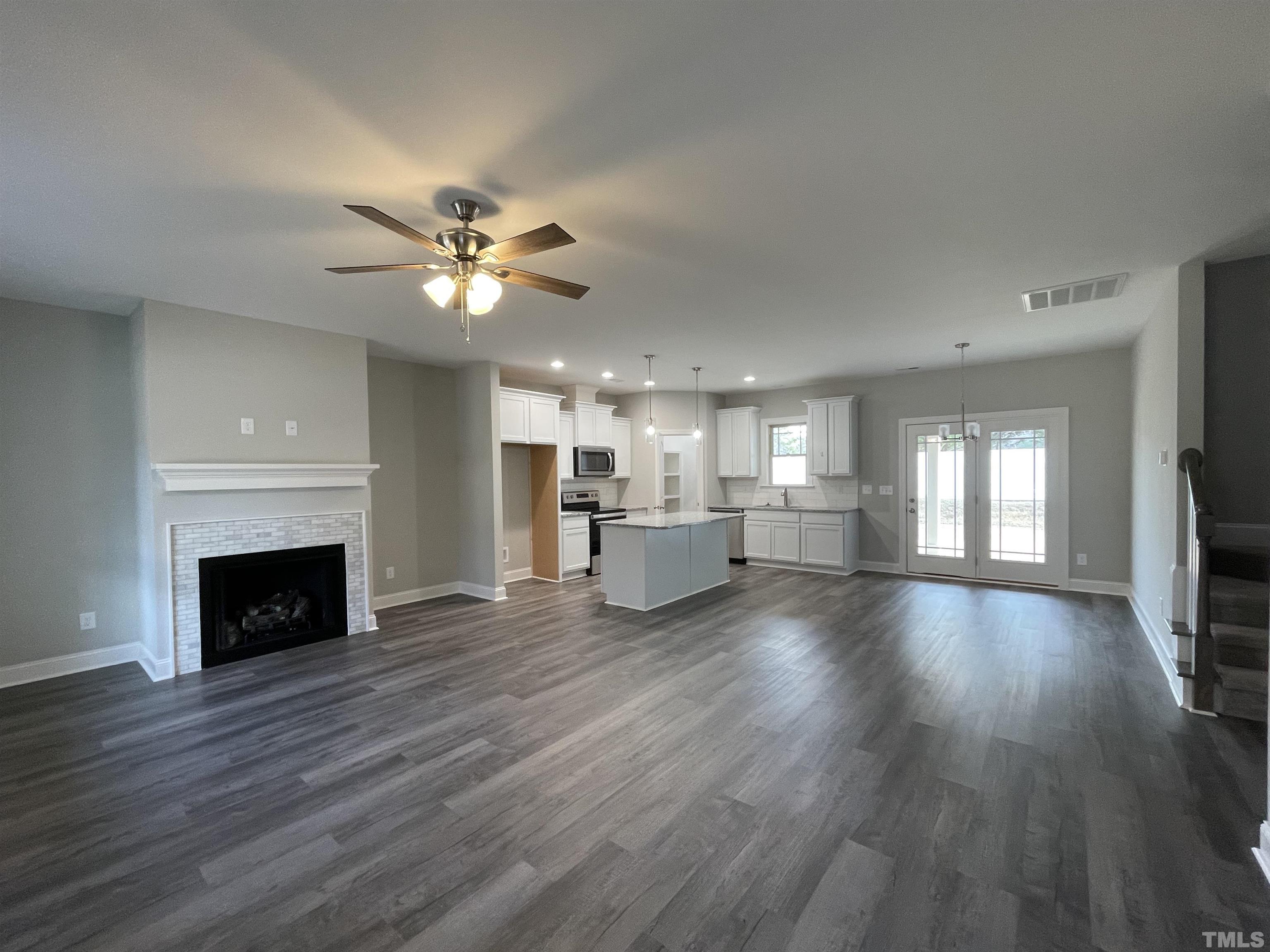 126 Pecan Valley Way Property Photo 3