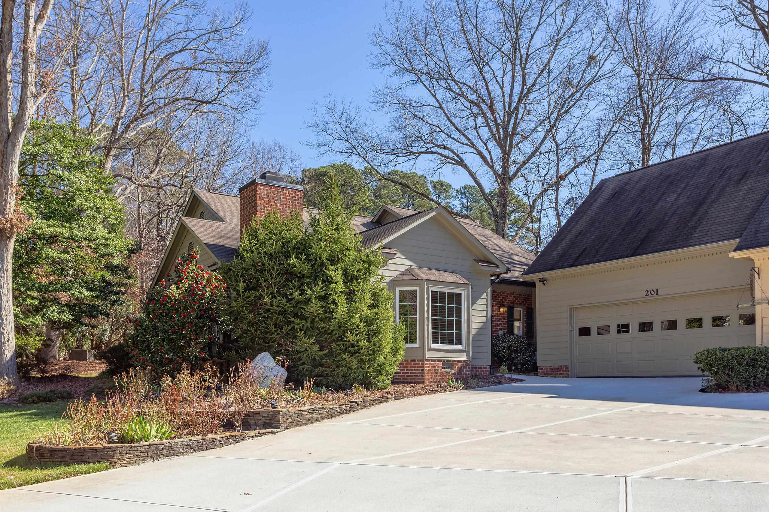 201 Tweed Circle Property Photo 1