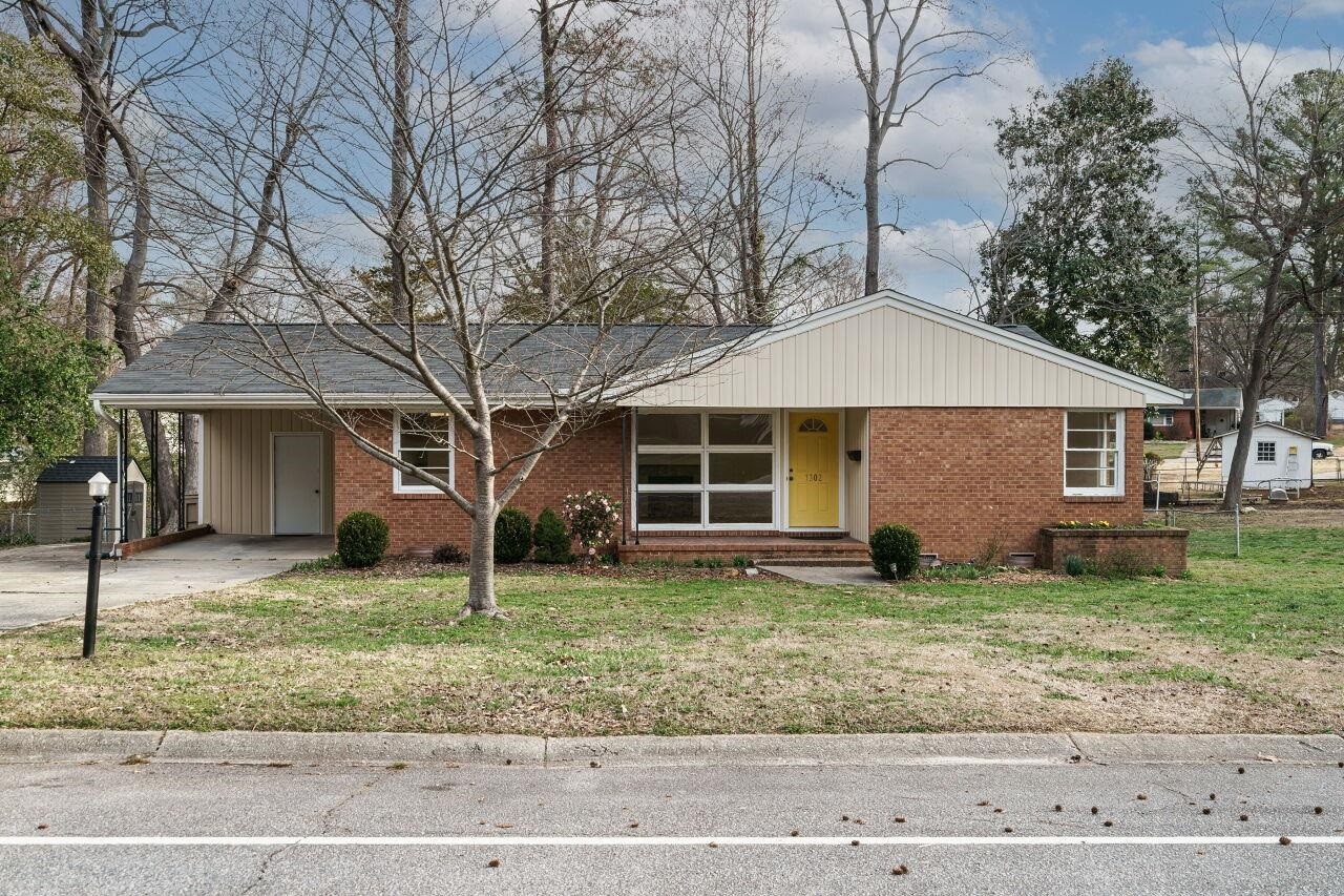 1302 Lakeside Drive Property Photo 1