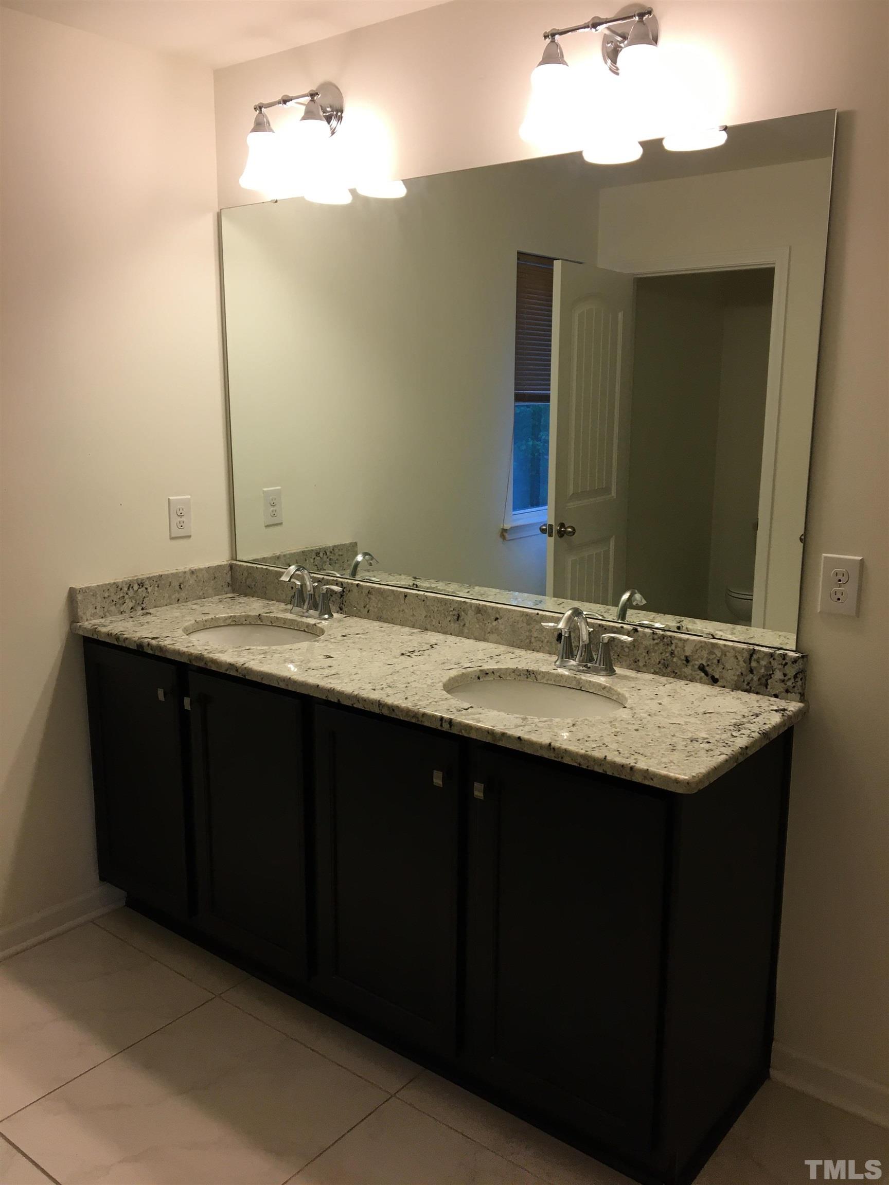 1405 Glenwater Drive Property Photo 9