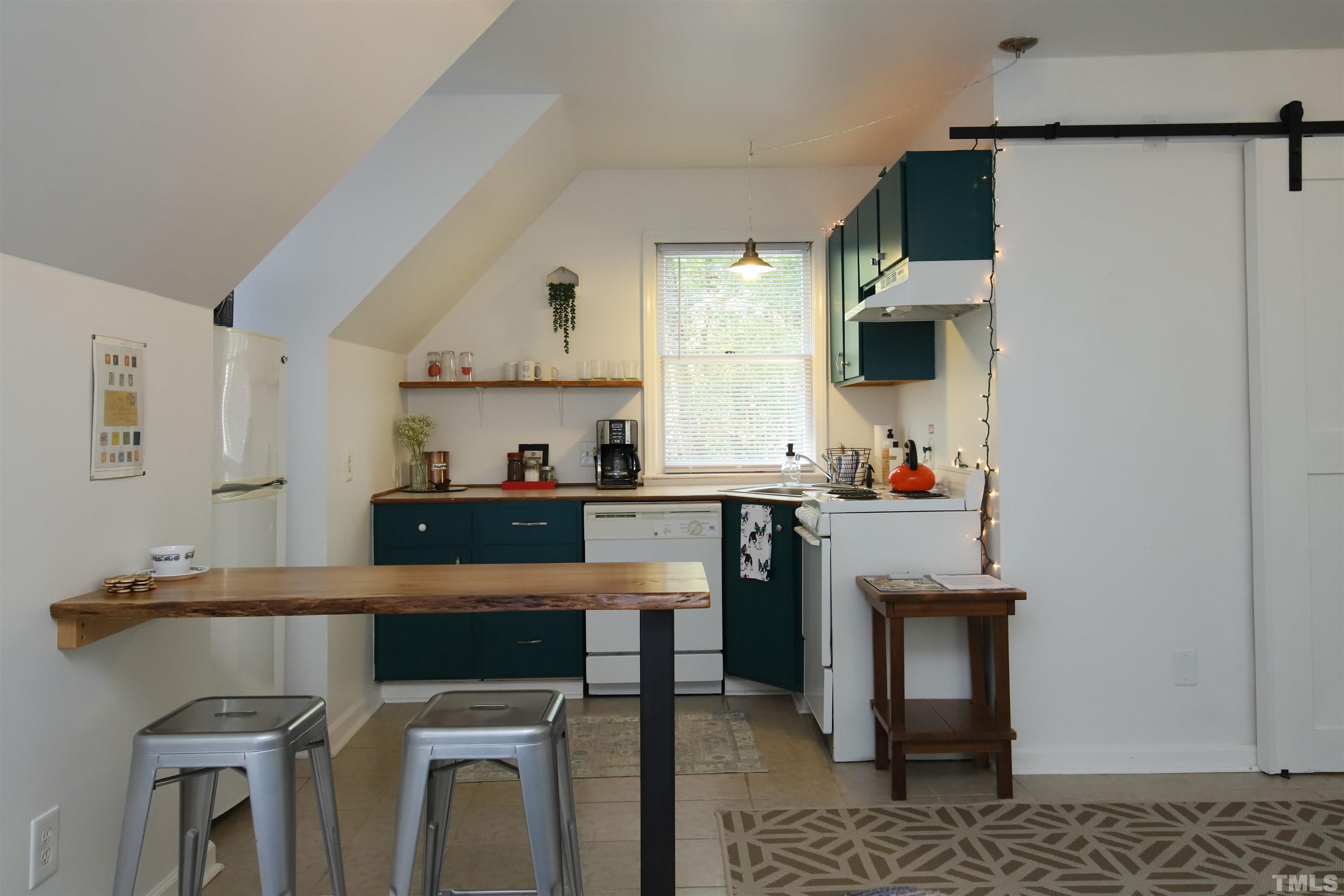 13 Williams Way Property Photo 6
