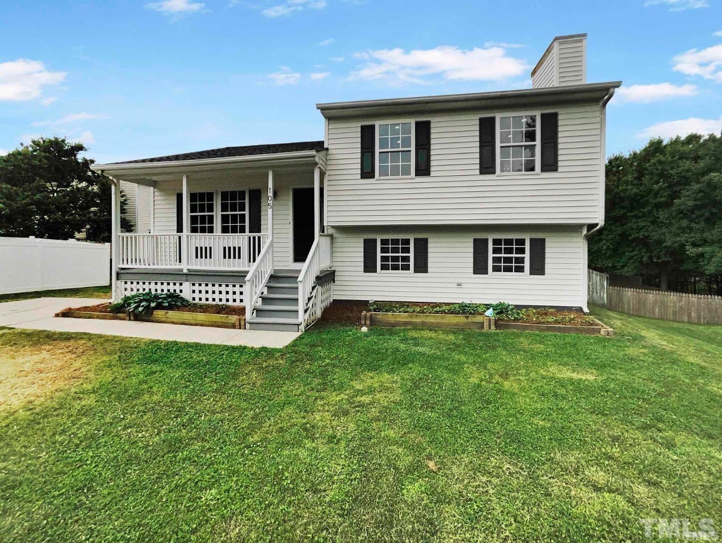 105 Bridgedale Court Property Photo 1