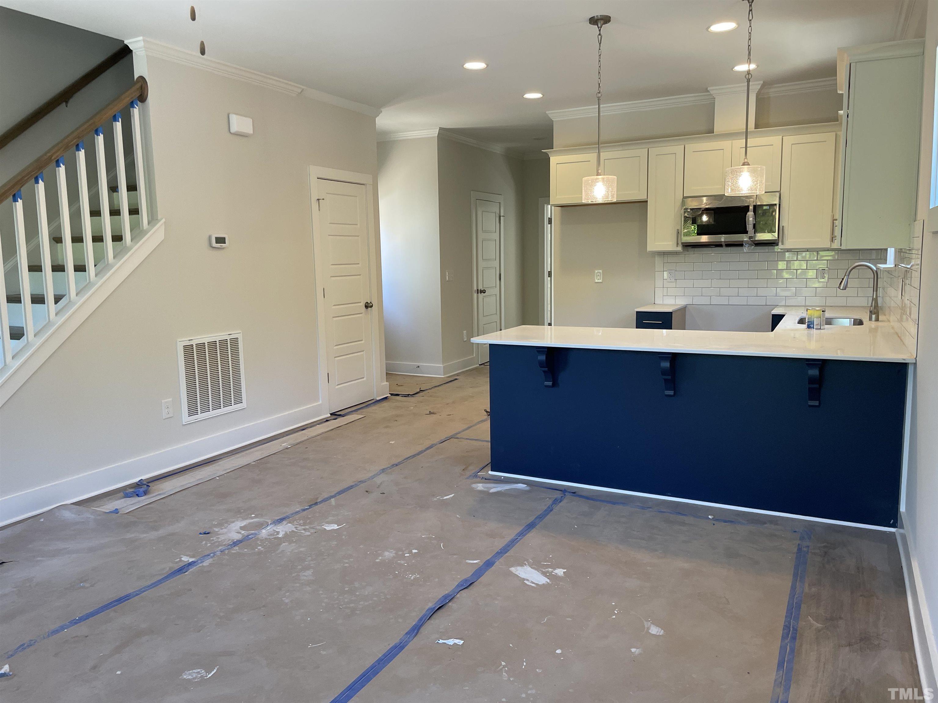 703a Grant Street Property Photo 5
