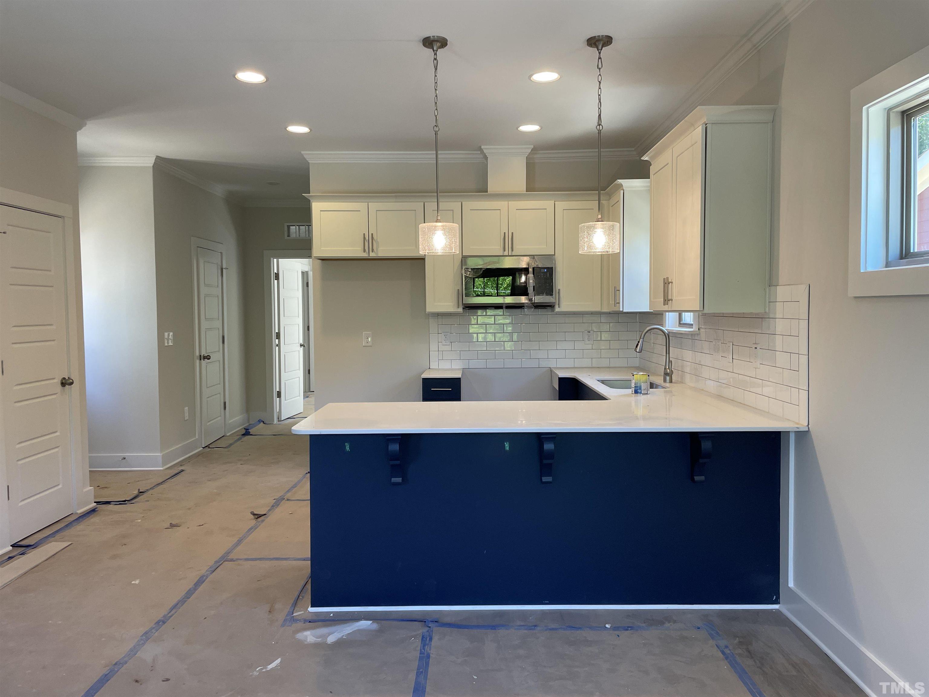 703a Grant Street Property Photo 8