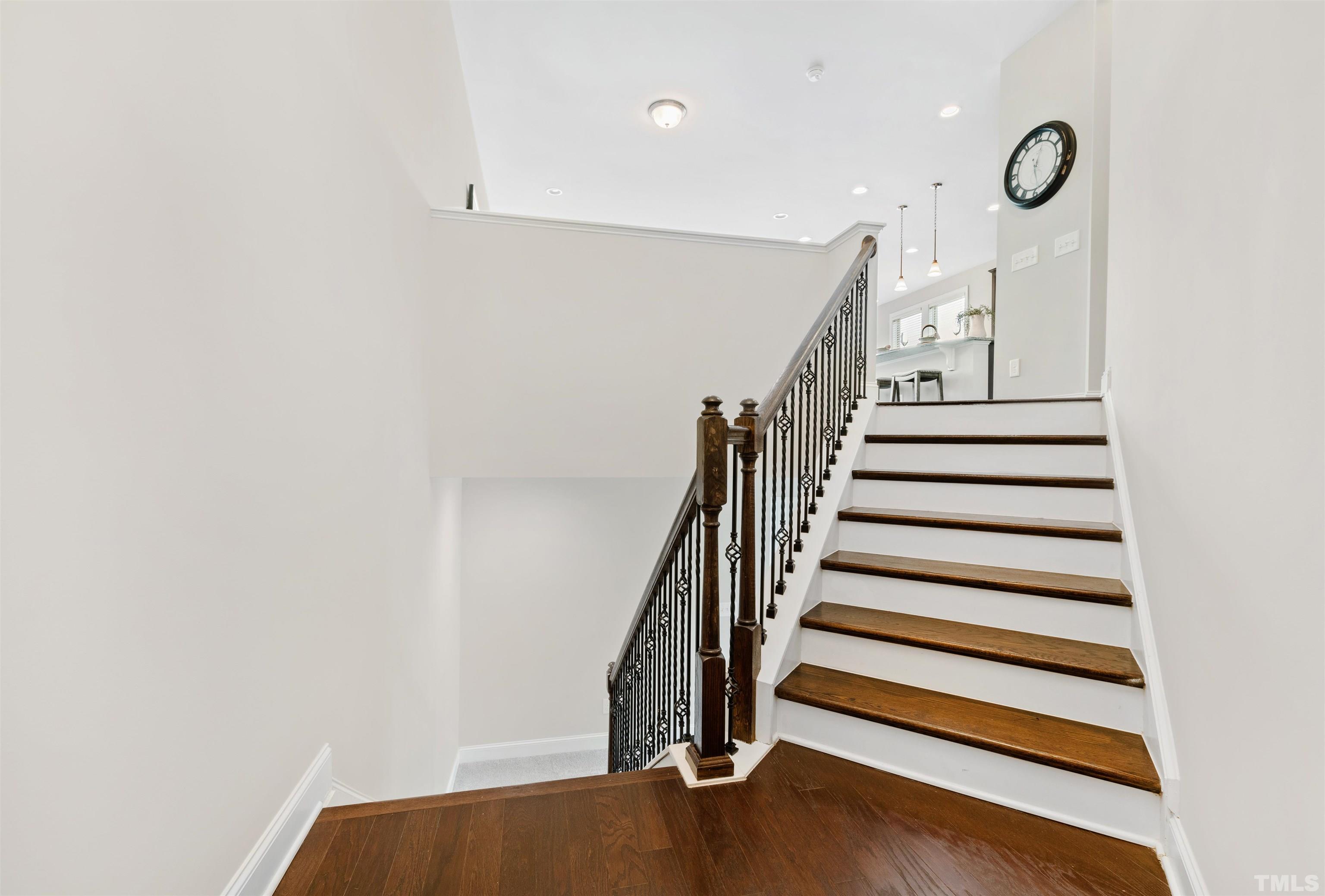 223 Alamosa Place Property Photo 4