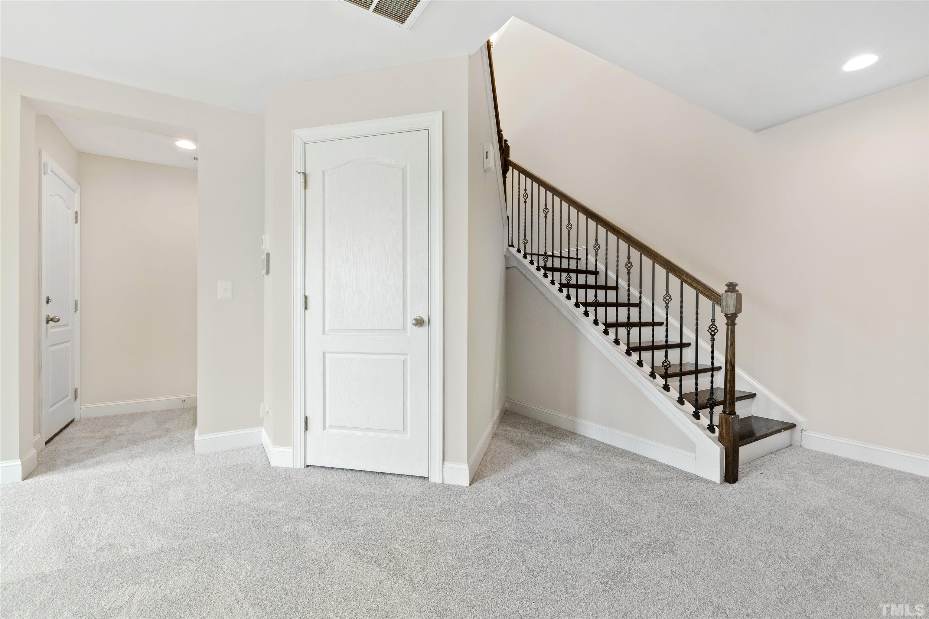 223 Alamosa Place Property Photo 25
